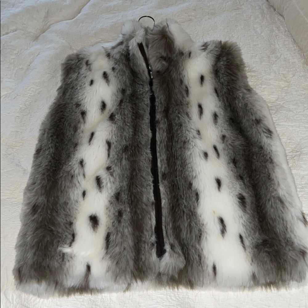 Women’s Faux Fur Vest